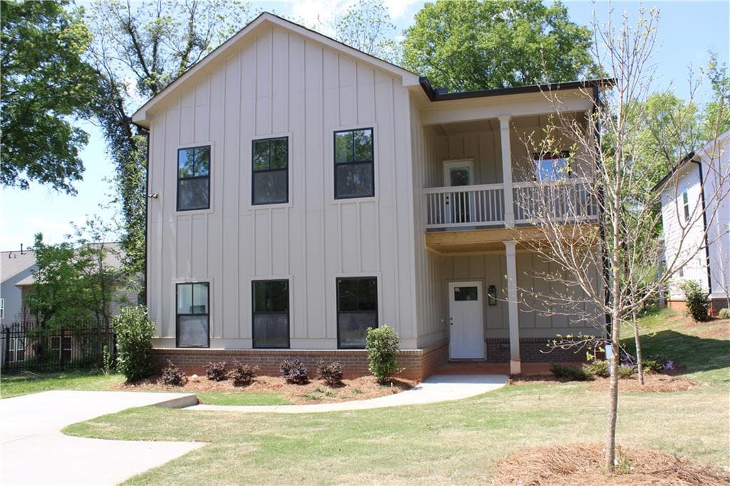 3 bedroom, 3 bathroom, 2,000 sq ft single family residence for sale at 580 Glendale Road, Scottdale, GA 30079 — photo 3