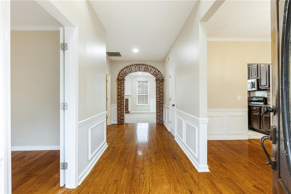 5 bedroom, 3 bathroom, 2,453 sq ft single family residence for sale at 3028 Hallman Circle, Marietta, GA 30064 — photo 2