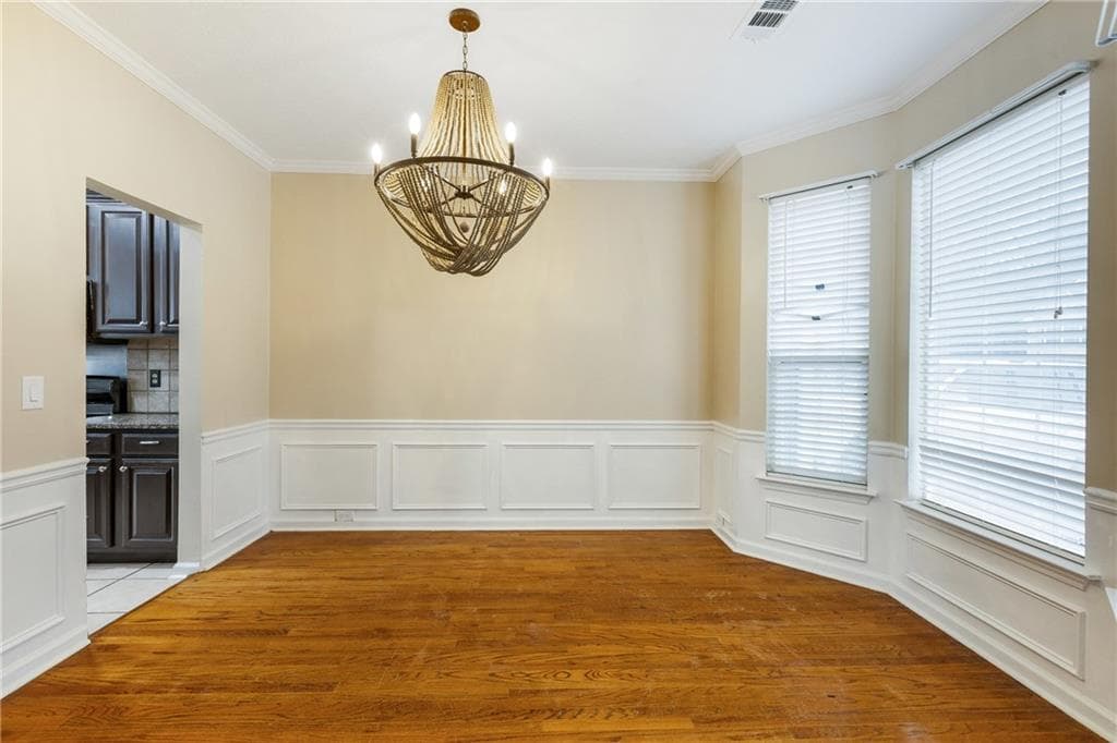 5 bedroom, 3 bathroom, 2,453 sq ft single family residence for sale at 3028 Hallman Circle, Marietta, GA 30064 — photo 4
