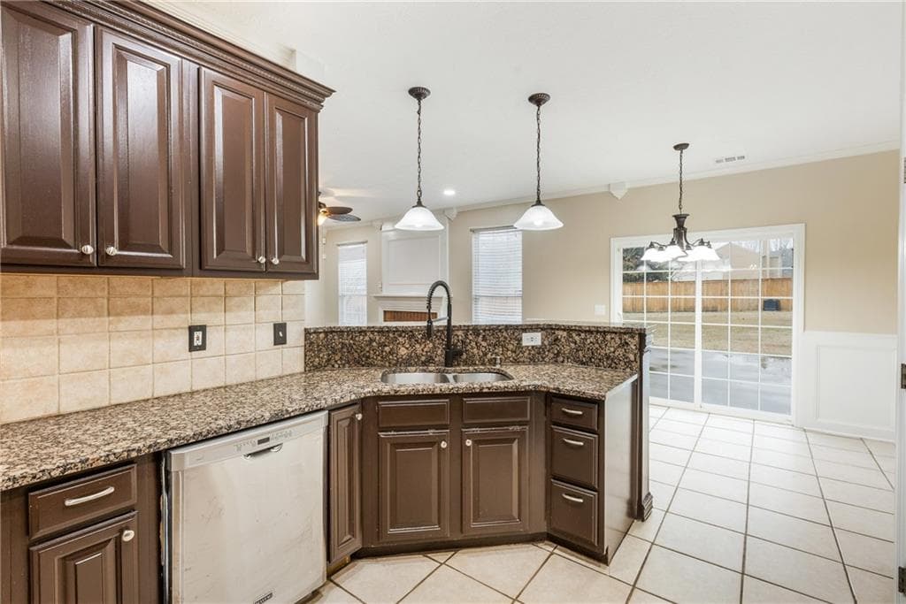 5 bedroom, 3 bathroom, 2,453 sq ft single family residence for sale at 3028 Hallman Circle, Marietta, GA 30064 — photo 8