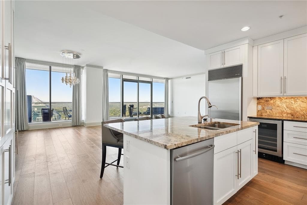 2 bedroom, 3 bathroom, 2,890 sq ft condominium for rent at 3344 Peachtree Road 3202, Atlanta, GA 30326 for $11,500 a month — photo 4