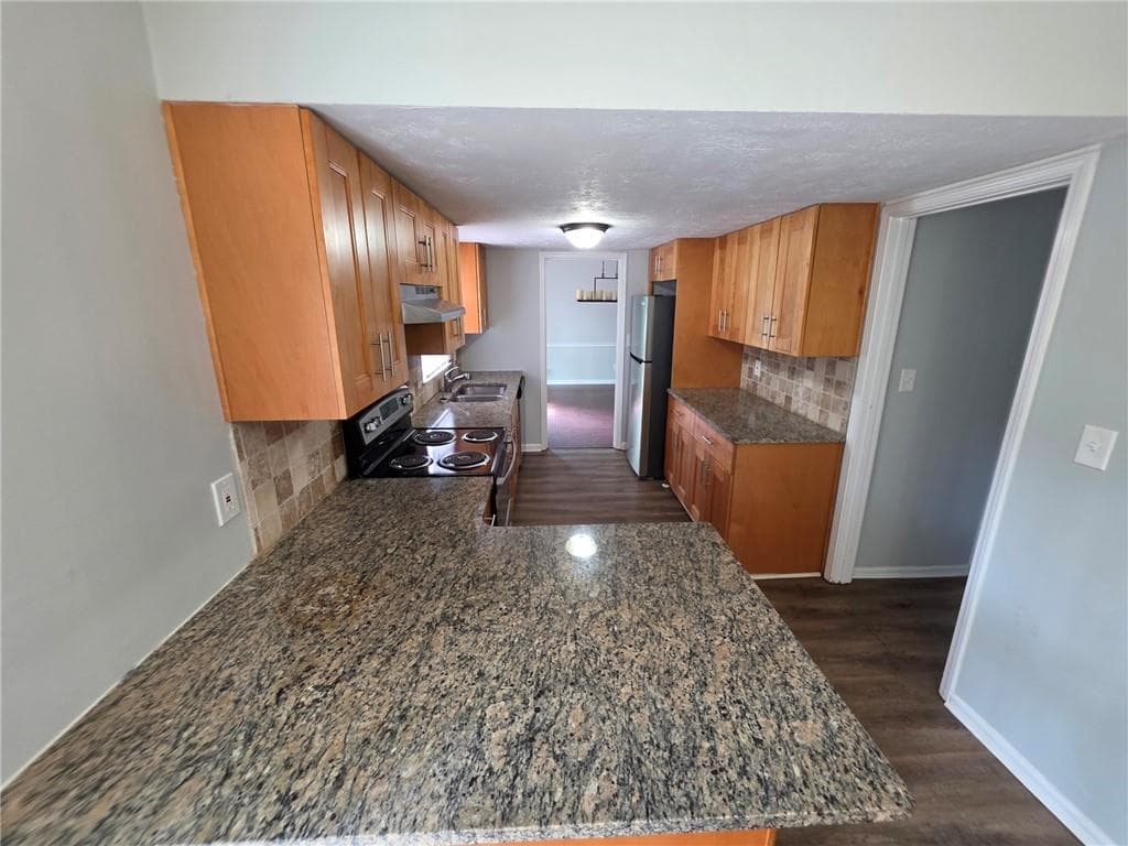 4 bedroom, 3 bathroom, 2,718 sq ft single family residence for sale at 5051 Golfbrook Drive, Stone Mountain, GA 30088 — photo 8