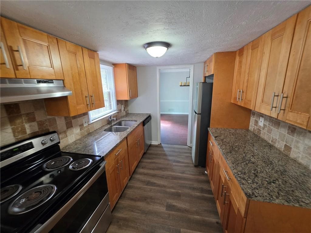 4 bedroom, 3 bathroom, 2,718 sq ft single family residence for sale at 5051 Golfbrook Drive, Stone Mountain, GA 30088 — photo 10