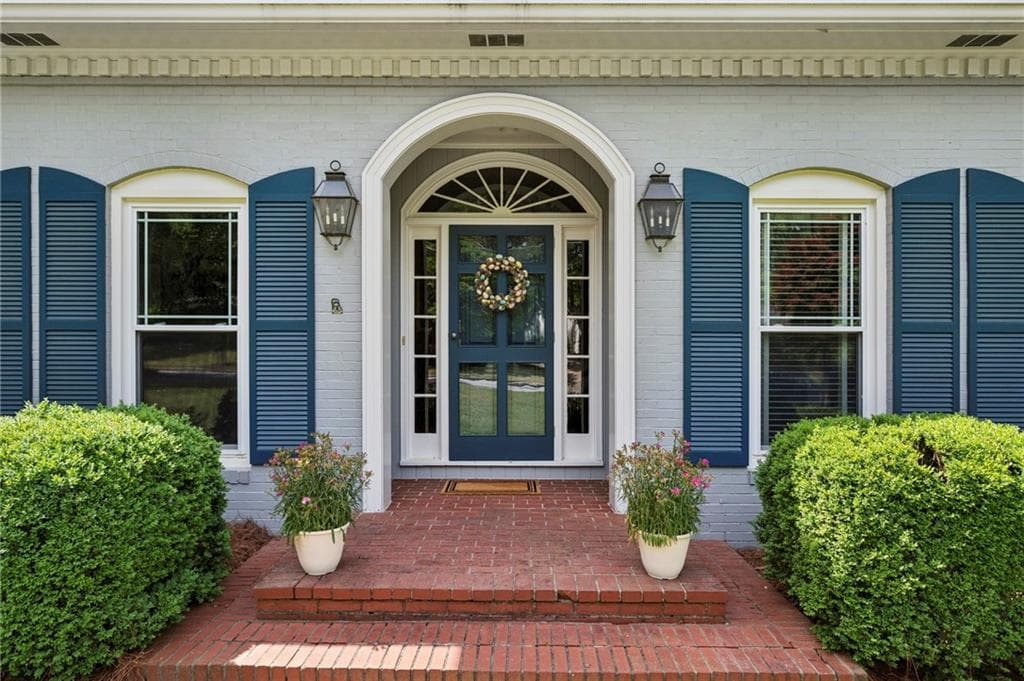 5 bedroom, 5 bathroom, 4,678 sq ft single family residence under contract at 3384 Pine Meadow Road, Atlanta, GA 30327 — photo 5