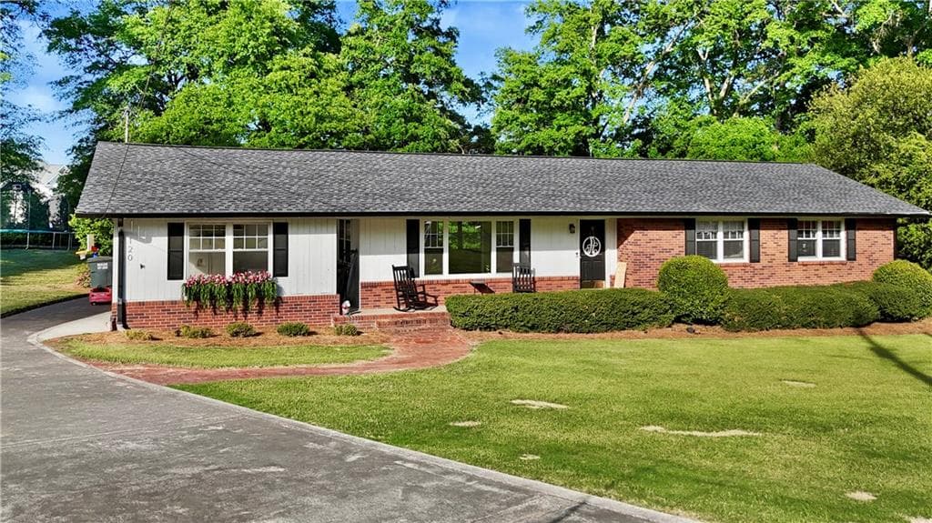 120 Valley Circle
