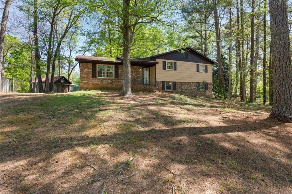 3 bedroom, 2 bathroom, 1,736 sq ft single family residence sold at 2159 Chestnut Log Drive, Lithia Springs, GA 30122