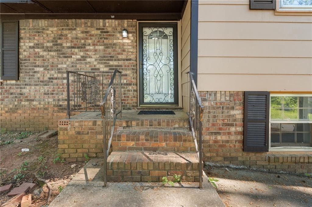3 bedroom, 2 bathroom, 1,736 sq ft single family residence under contract at 2159 Chestnut Log Drive, Lithia Springs, GA 30122 — photo 2