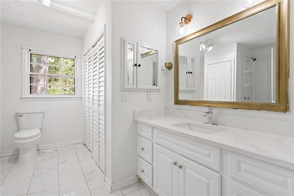 3 bedroom, 2 bathroom, 1,736 sq ft single family residence under contract at 2159 Chestnut Log Drive, Lithia Springs, GA 30122 — photo 10