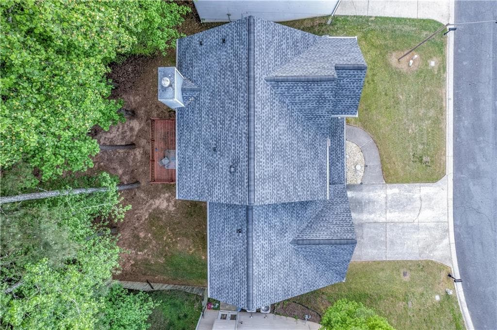 4 bedroom, 3 bathroom, 2,161 sq ft single family residence under contract at 4321 Clairesbrook Lane, Acworth, GA 30101 — photo 8