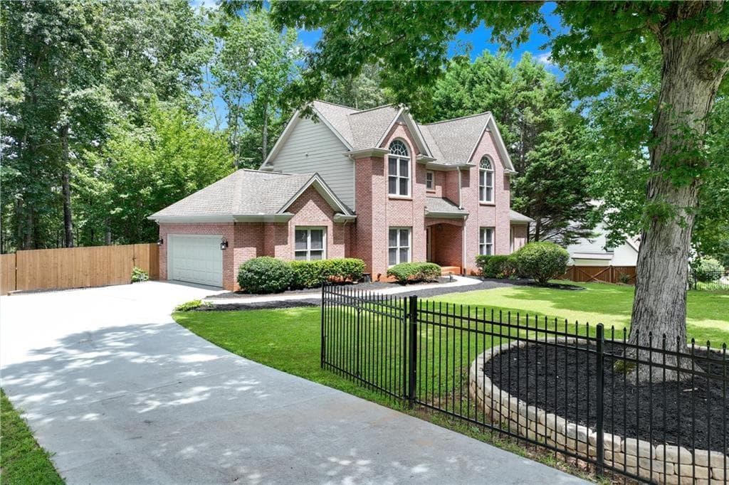 4 bedroom, 4 bathroom, 2,900 sq ft single family residence sold at 5918 Nachoochee Trail, Flowery Branch, GA 30542