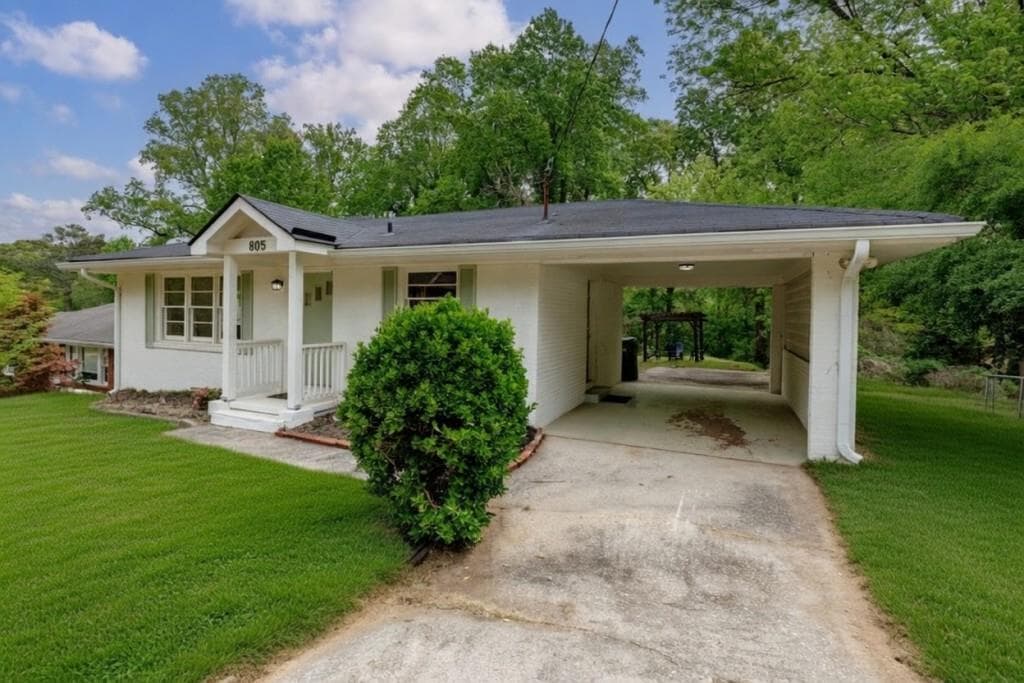 3 bedroom, 2 bathroom, 1,700 sq ft single family residence for sale at 805 Gertrude Place, Atlanta, GA 30318 — photo 3