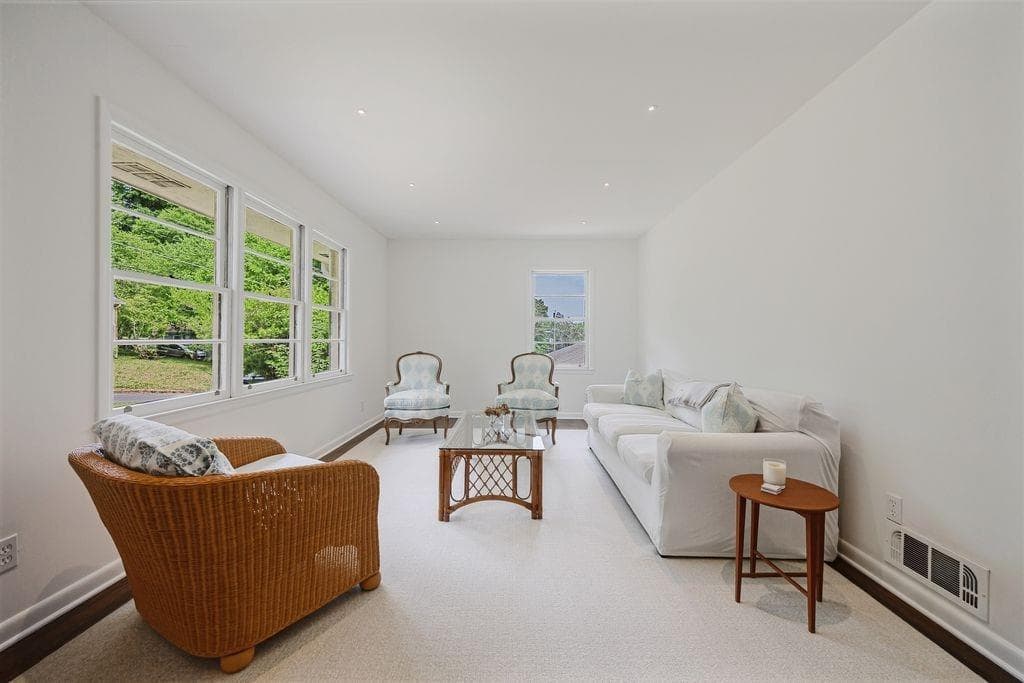 3 bedroom, 2 bathroom, 1,700 sq ft single family residence for sale at 805 Gertrude Place, Atlanta, GA 30318 — photo 10