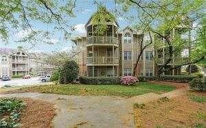 1 bedroom, 1 bathroom, 814 sq ft condominium for rent at 1215 McGill Park Avenue # 1215, Atlanta, GA 30312 for $2,250 a month — photo 1 of 29