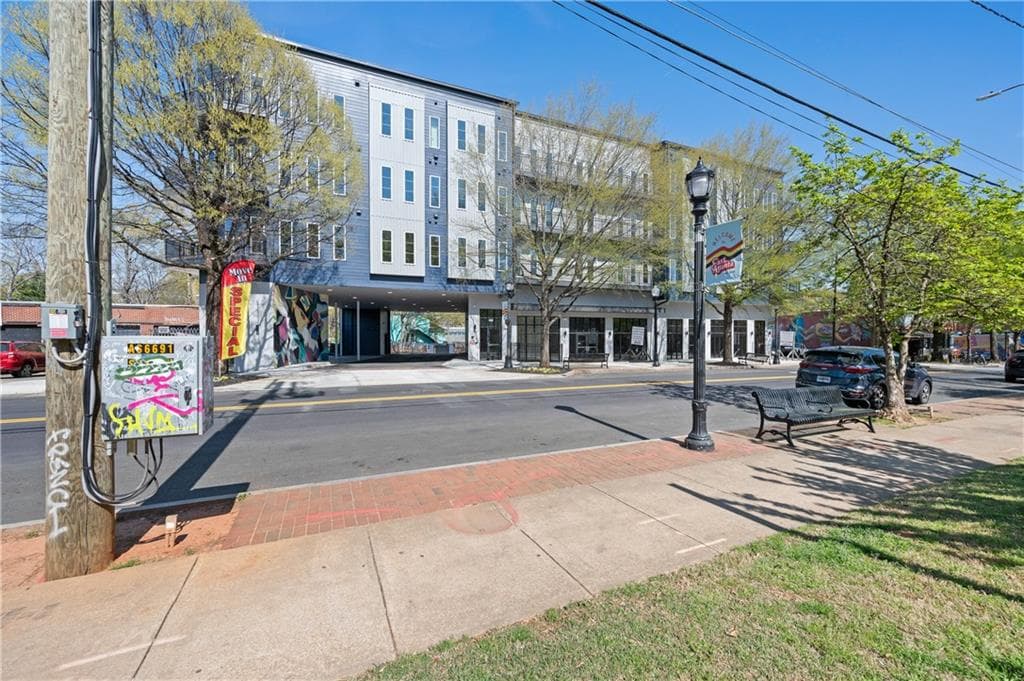 1 bedroom, 1 bathroom, 756 sq ft apartment for rent at 456 Flat Shoals Avenue 407, Atlanta, GA 30316 for $1,750 a month — photo 1 of 26