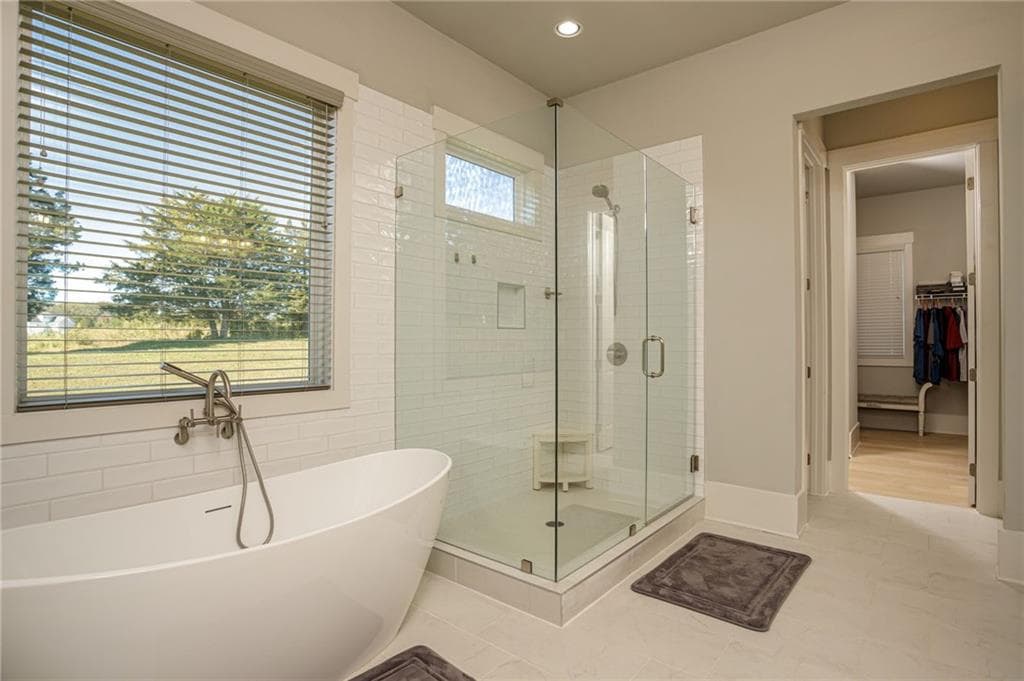 5 bedroom, 3 bathroom, 3,262 sq ft single family residence for sale at 255 Old Town Road, Dacula, GA 30019 — photo 5