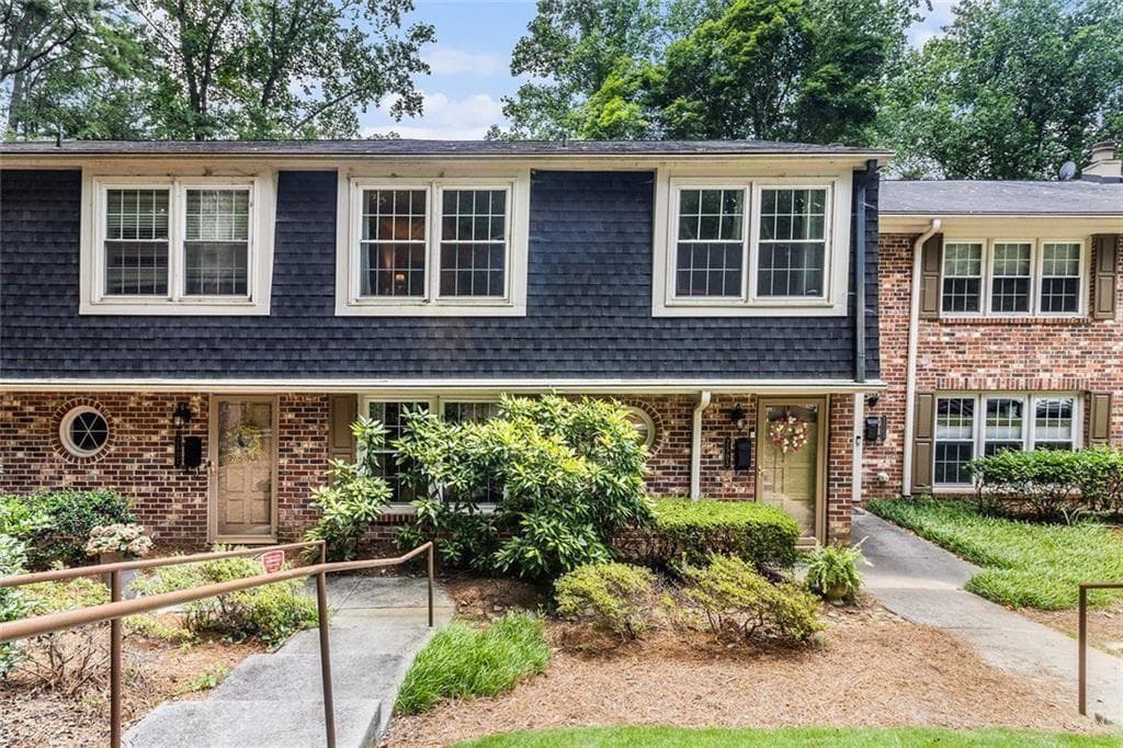 3 bedroom, 3 bathroom, 1,728 sq ft condominium sold at 2505 NE Northlake, Atlanta, GA 30345