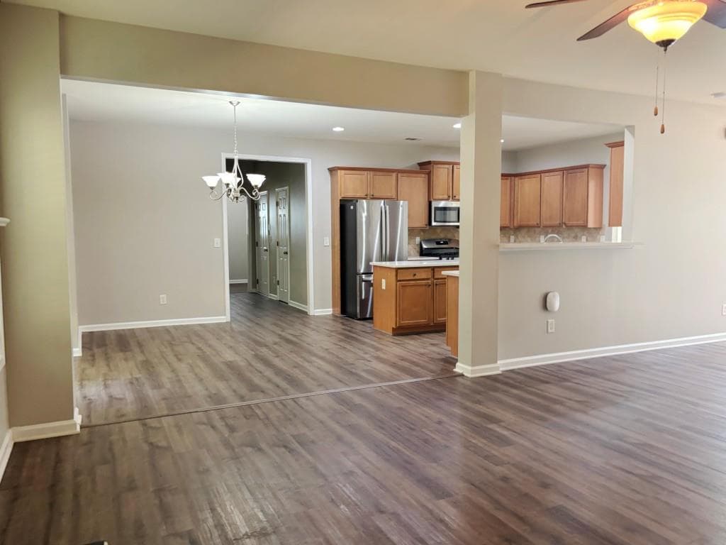 4 bedroom, 3 bathroom, 3,322 sq ft single family residence under contract at 1450 Mystic Ridge Place, Cumming, GA 30040 — photo 8