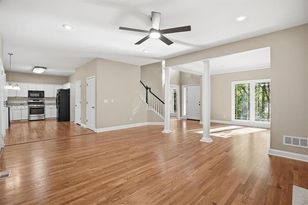 4 bedroom, 3 bathroom, 2,400 sq ft single family residence for sale at 1795 Ivey Trace, Cumming, GA 30041 — photo 4