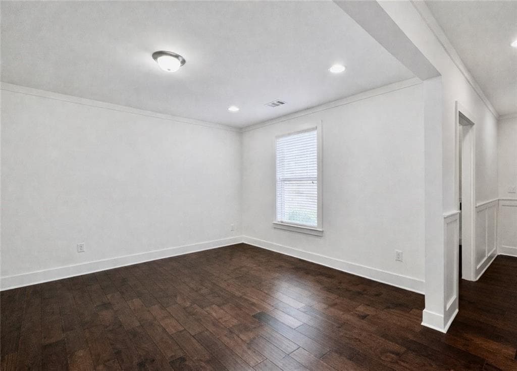 3 bedroom, 3 bathroom, 2,492 sq ft single family residence under contract at 1207 Halletts Peak Place, Lawrenceville, GA 30044 — photo 3