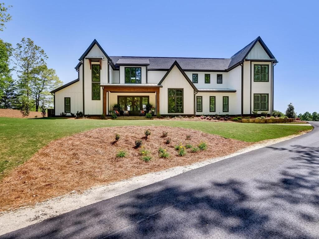 7 bedroom, 8 bathroom, 4,677 sq ft single family residence for sale at 183 Barrett Circle, Dahlonega, GA 30533 — photo 3