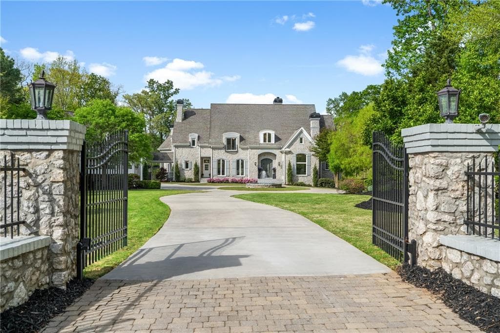 7 bedroom, 9 bathroom, 11,000 sq ft single family residence sold at 515 Tullamore Way, Alpharetta, GA 30004