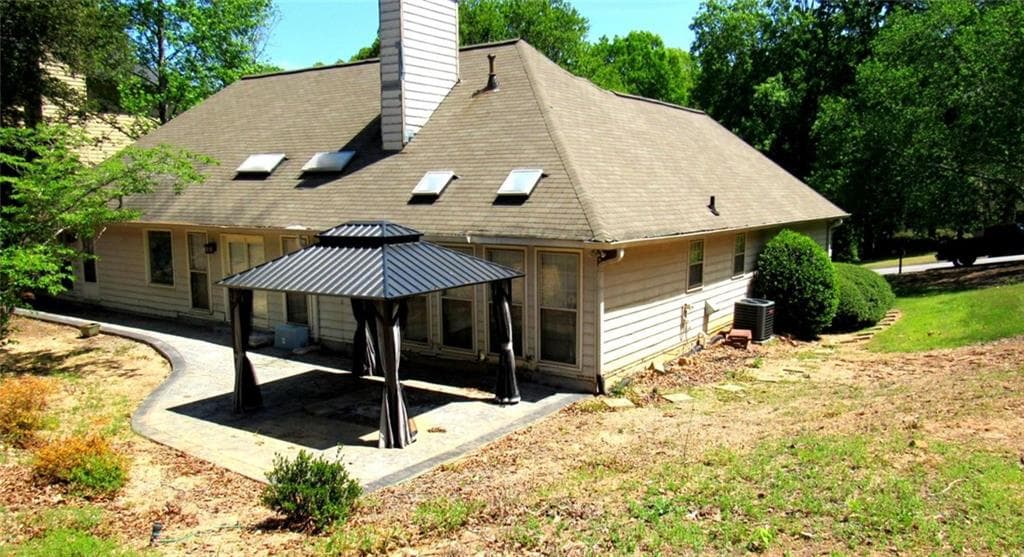 4 bedroom, 3 bathroom, 2,533 sq ft single family residence under contract at 4305 Deep Springs Court, Kennesaw, GA 30144 — photo 3