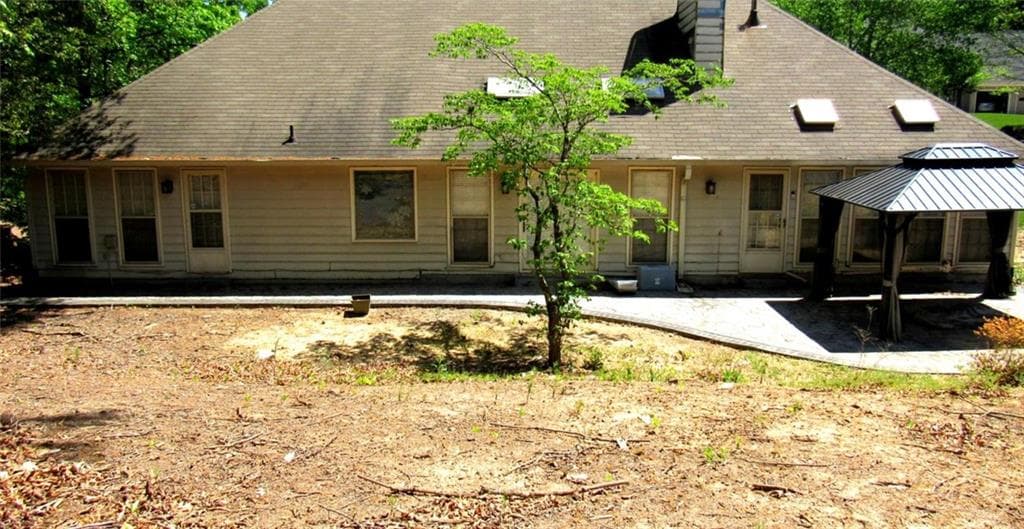 4 bedroom, 3 bathroom, 2,533 sq ft single family residence under contract at 4305 Deep Springs Court, Kennesaw, GA 30144 — photo 4