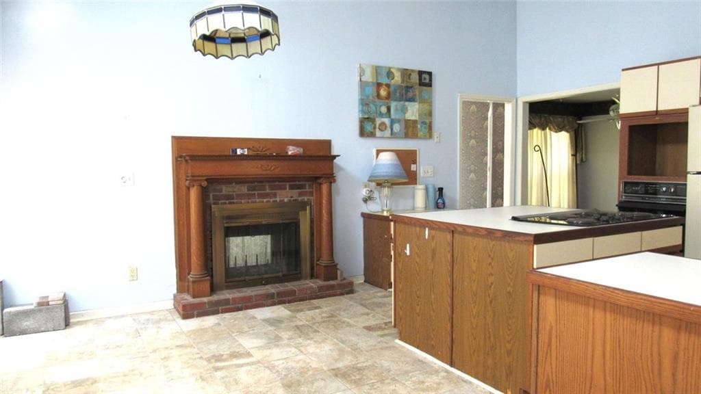 4 bedroom, 3 bathroom, 2,533 sq ft single family residence under contract at 4305 Deep Springs Court, Kennesaw, GA 30144 — photo 9