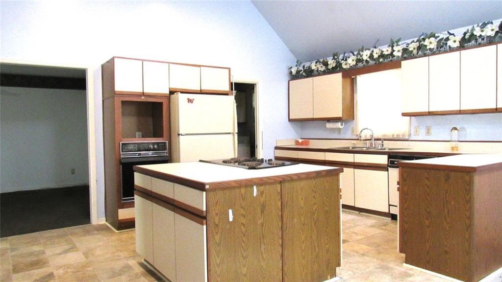 4 bedroom, 3 bathroom, 2,533 sq ft single family residence under contract at 4305 Deep Springs Court, Kennesaw, GA 30144 — photo 10