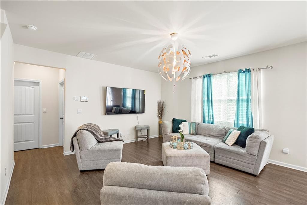 5 bedroom, 3 bathroom, 2,449 sq ft single family residence for sale at 499 Walnut Grove Way, Pendergrass, GA 30567 — photo 4