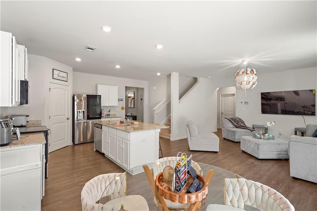 5 bedroom, 3 bathroom, 2,449 sq ft single family residence for sale at 499 Walnut Grove Way, Pendergrass, GA 30567 — photo 9
