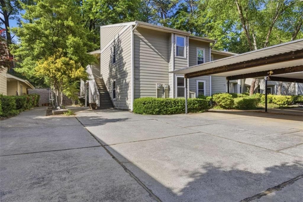 2 bedroom, 2 bathroom, 1,325 sq ft condominium for sale at 1980 Variations Drive, Atlanta, GA 30329 — photo 1 of 26