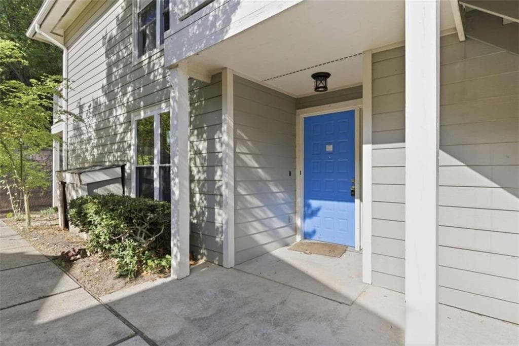 2 bedroom, 2 bathroom, 1,325 sq ft condominium for sale at 1980 Variations Drive, Atlanta, GA 30329 — photo 2