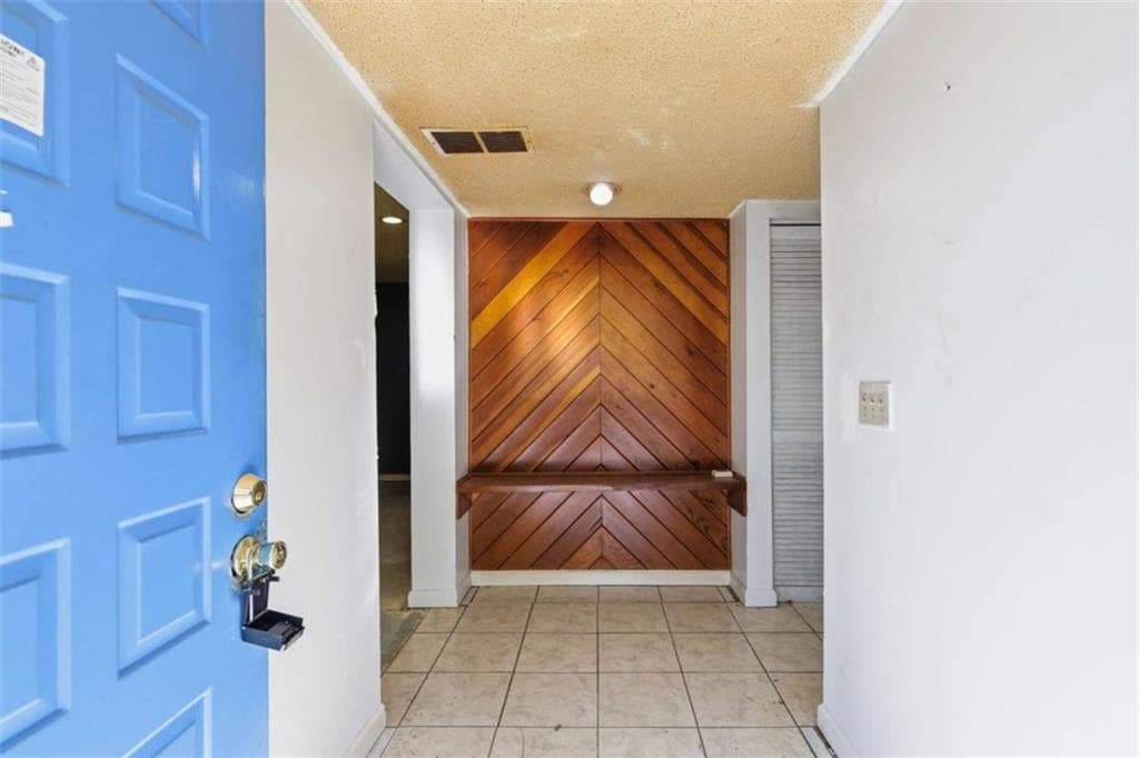 2 bedroom, 2 bathroom, 1,325 sq ft condominium for sale at 1980 Variations Drive, Atlanta, GA 30329 — photo 3