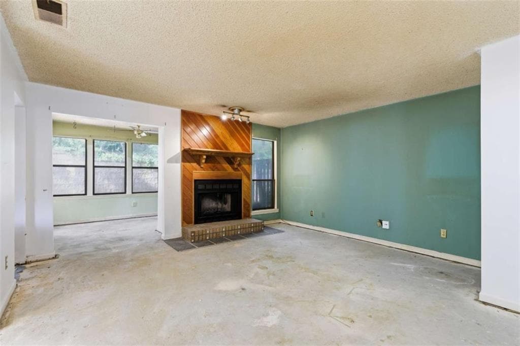 2 bedroom, 2 bathroom, 1,325 sq ft condominium for sale at 1980 Variations Drive, Atlanta, GA 30329 — photo 4