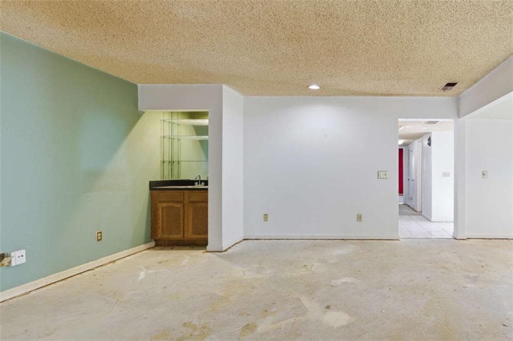 2 bedroom, 2 bathroom, 1,325 sq ft condominium for sale at 1980 Variations Drive, Atlanta, GA 30329 — photo 7