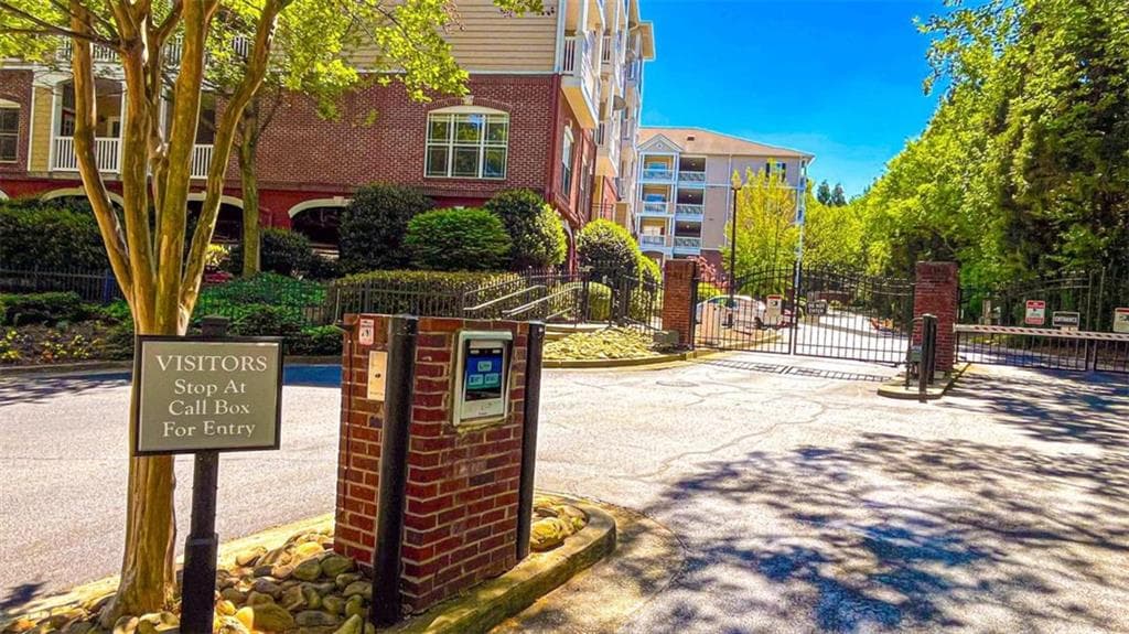 1 bedroom, 1 bathroom, 736 sq ft condominium for sale at 4333 Dunwoody Park 1209, Atlanta, GA 30338 — photo 1 of 40