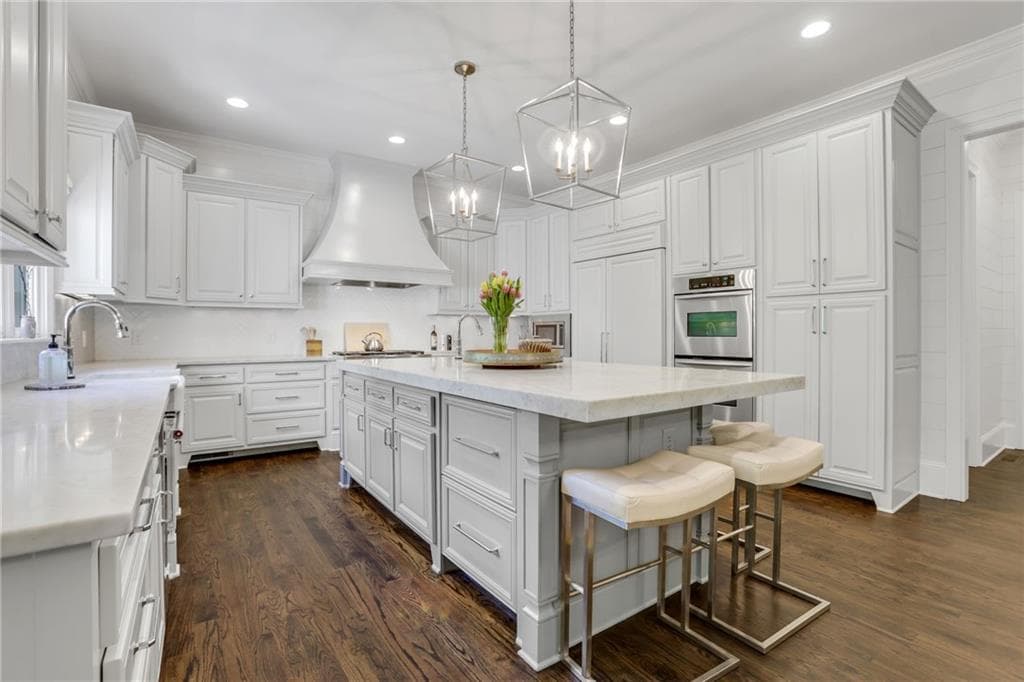 6 bedroom, 7 bathroom, 7,065 sq ft single family residence for sale at 1670 Cone Flower Way, Suwanee, GA 30024 — photo 3