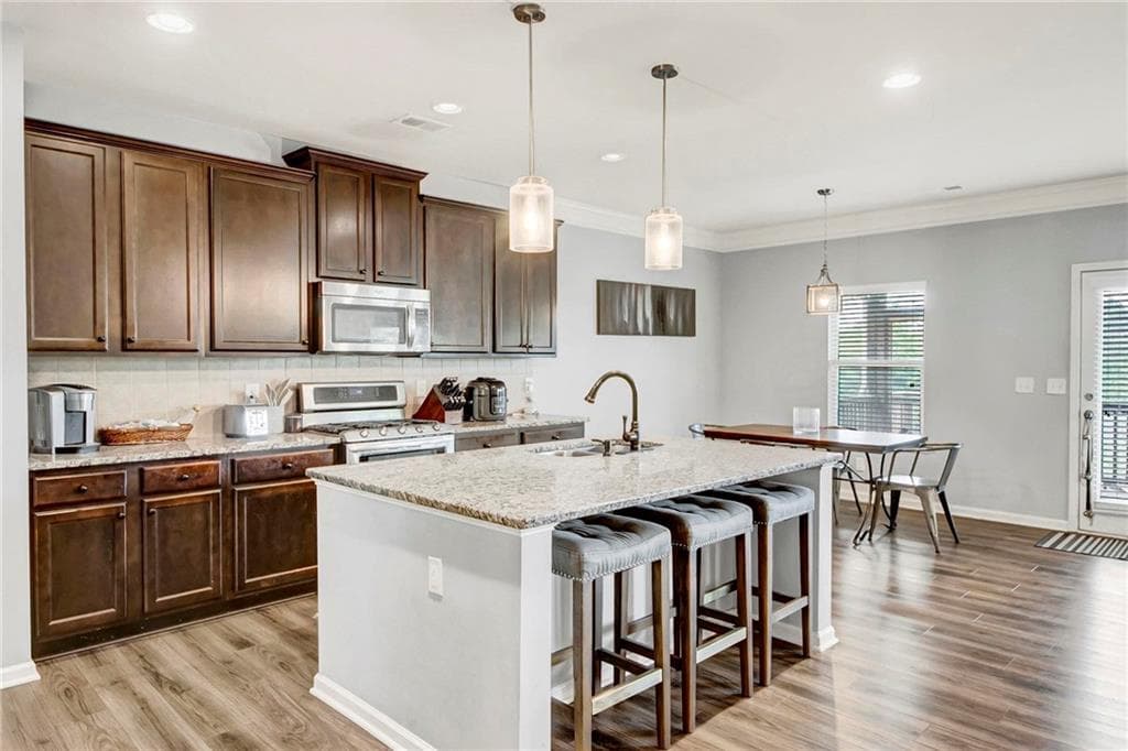 4 bedroom, 4 bathroom, 3,633 sq ft single family residence under contract at 170 Cornerstone Circle, Woodstock, GA 30188 — photo 6
