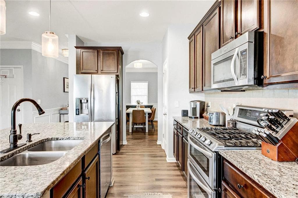 4 bedroom, 4 bathroom, 3,633 sq ft single family residence under contract at 170 Cornerstone Circle, Woodstock, GA 30188 — photo 9