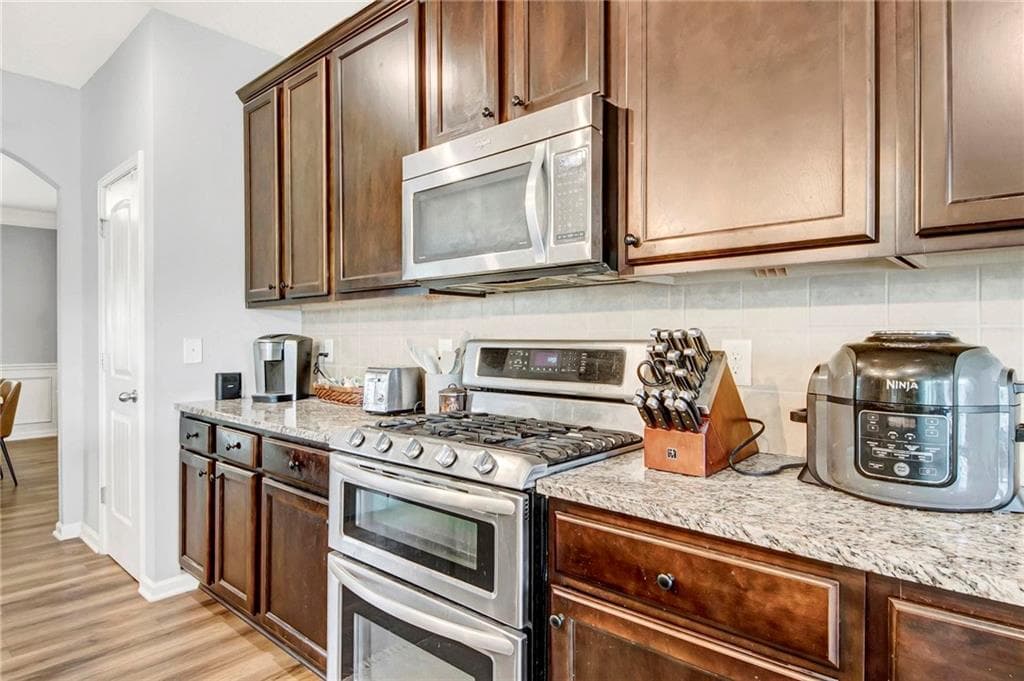 4 bedroom, 4 bathroom, 3,633 sq ft single family residence under contract at 170 Cornerstone Circle, Woodstock, GA 30188 — photo 10