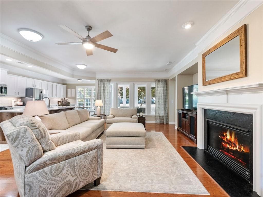 3 bedroom, 2 bathroom, 2,052 sq ft single family residence under contract at 5916 Chimney Rock Drive, Hoschton, GA 30548 — photo 4