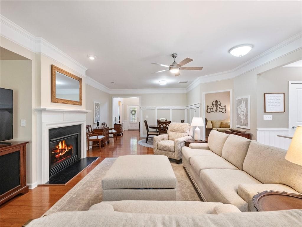 3 bedroom, 2 bathroom, 2,052 sq ft single family residence under contract at 5916 Chimney Rock Drive, Hoschton, GA 30548 — photo 5