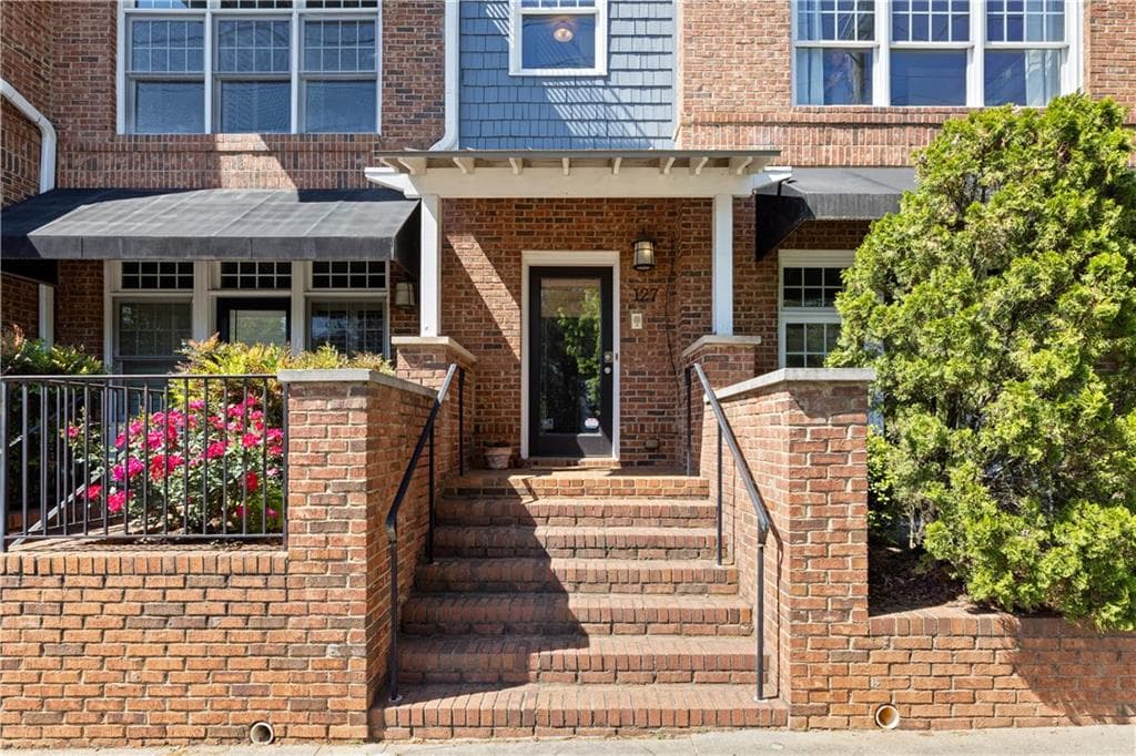 3 bedroom, 4 bathroom, 2,388 sq ft townhouse sold at 1258 Dekalb Avenue 127, Atlanta, GA 30307
