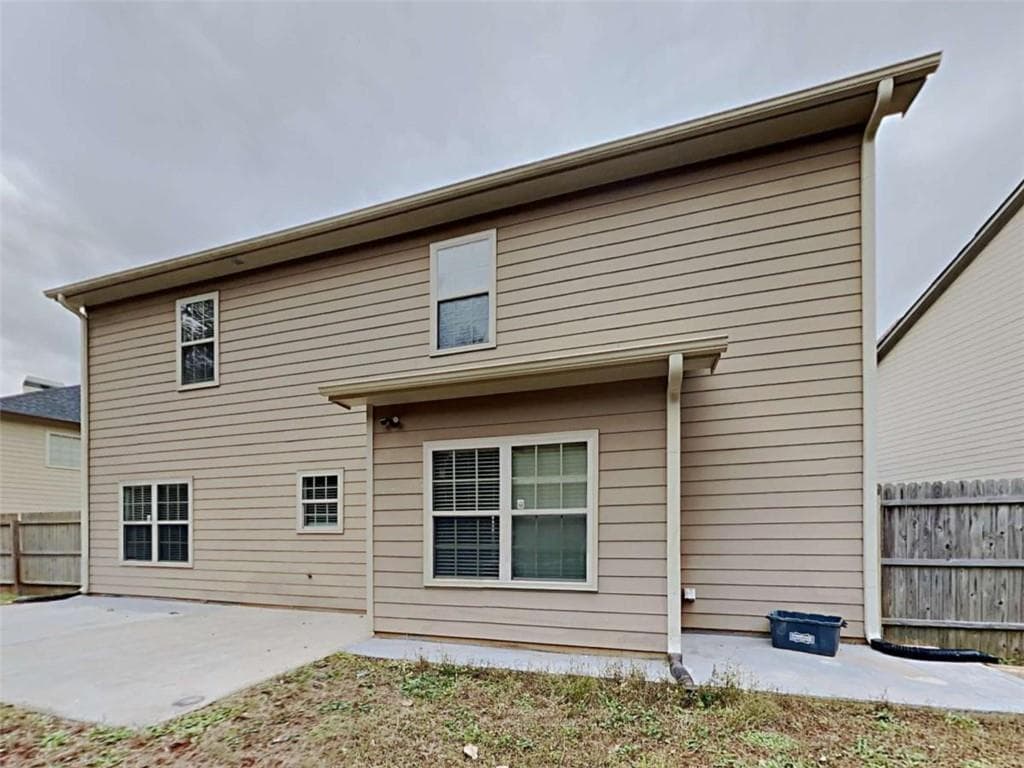 4 bedroom, 3 bathroom, 2,476 sq ft single family residence under contract at 3230 Arbor Oaks Drive, Snellville, GA 30039 — photo 2