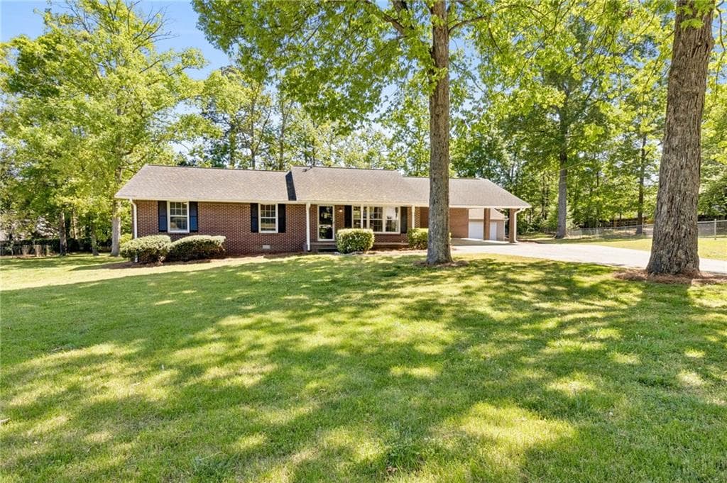 968 Gunter Circle, Lawrenceville, GA 30043 — most recent listing photo