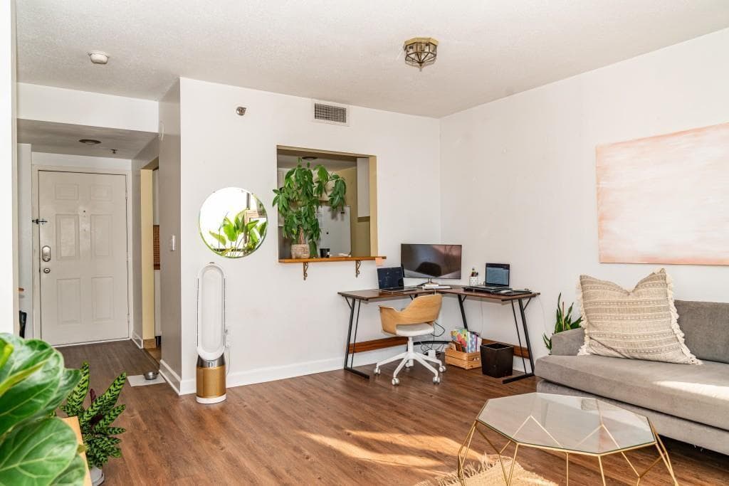 1 bedroom, 1 bathroom, 645 sq ft condominium for sale at 1280 W Peachtree Street 3211, Atlanta, GA 30309 — photo 4