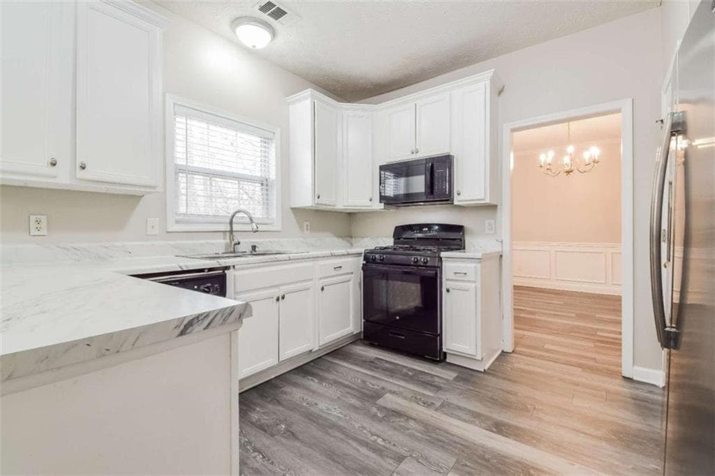5 bedroom, 3 bathroom, 2,495 sq ft single family residence for sale at 3167 Claridge Drive, Conyers, GA 30094 — photo 10