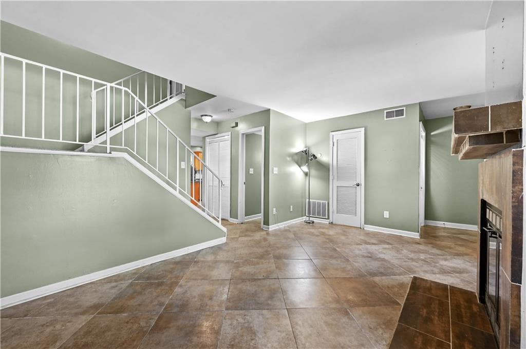 3 bedroom, 3 bathroom, 1,452 sq ft condominium for sale at 1101 Scott Boulevard, Decatur, GA 30030 — photo 7
