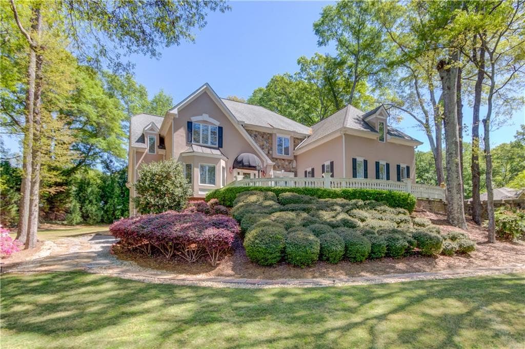 5 bedroom, 7 bathroom, 6,369 sq ft single family residence for sale at 2043 Burgundy Drive, Braselton, GA 30517